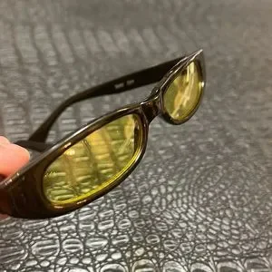 Steve Madden Sunglasses with Black Frame & Yellow Lense #S640 OXY Steve Madden Round Sunglasses Gold Tone Metal Frame Yellow  main image 4